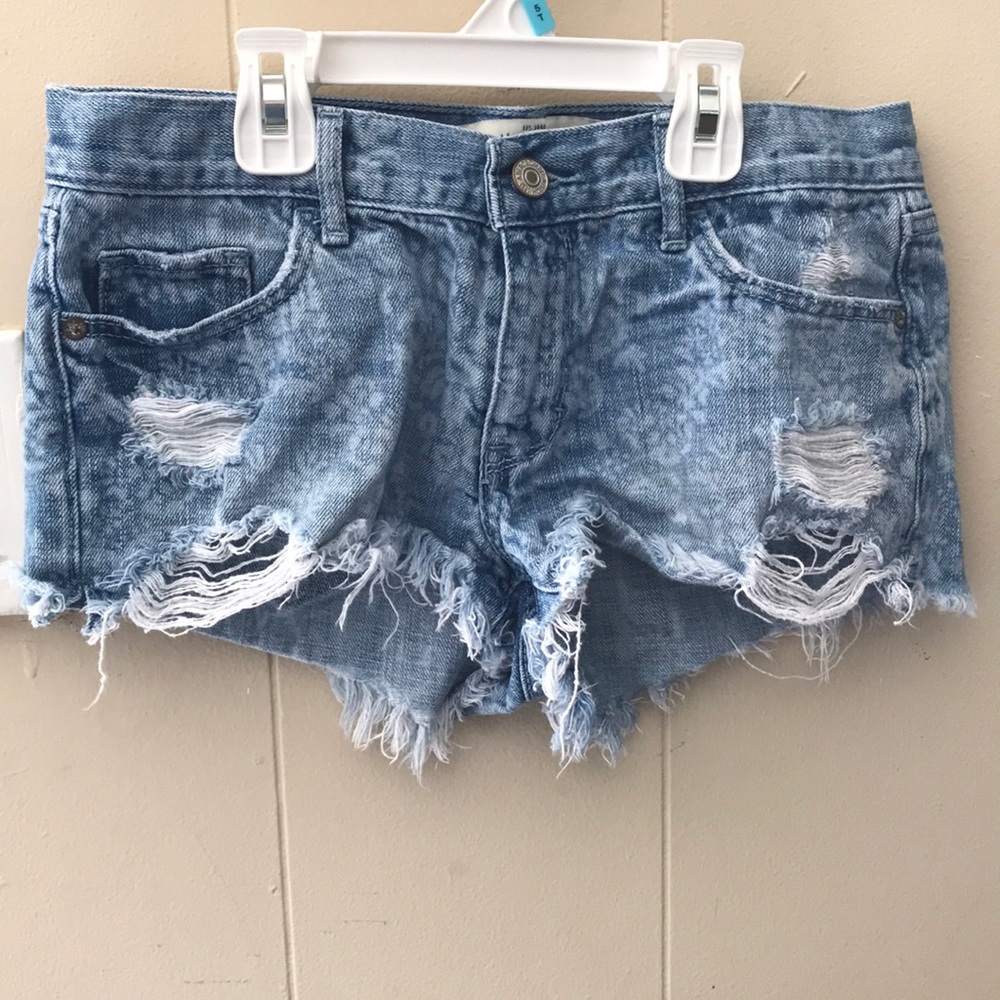 Distress Abercrombie & Fitch shorts